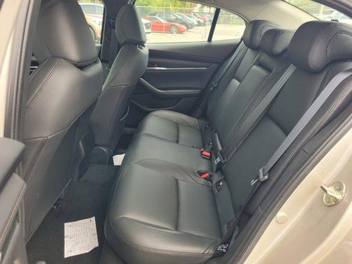2025 Mazda Mazda3 FWD w/Preferred Package