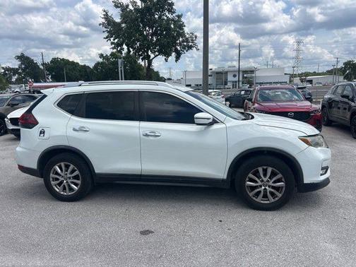 2018 Nissan Rogue SV