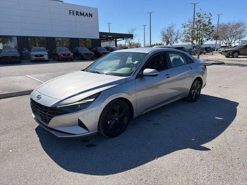 2021 Hyundai ELANTRA SEL