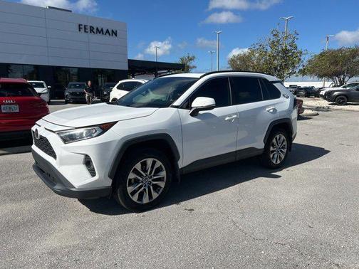 2020 Toyota RAV4 XLE Premium