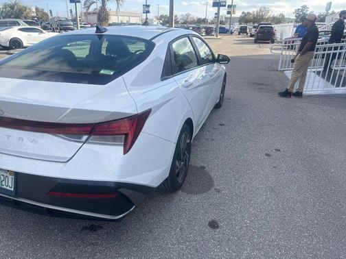 2024 Hyundai ELANTRA SEL