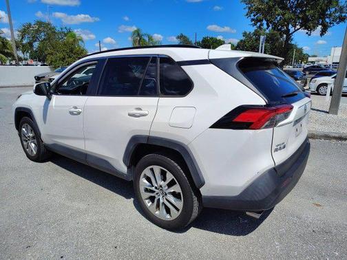 2019 Toyota RAV4 XLE Premium