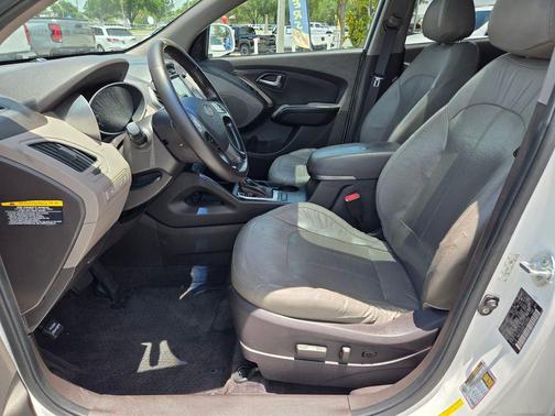 Winter White Solid 2015 Hyundai TUCSON Limited