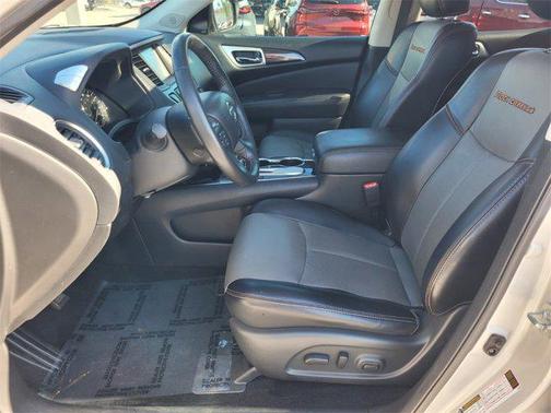 2020 Nissan Pathfinder SL 2WD