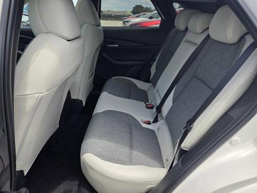 Snowflake White Pearl Mica 2026 Mazda CX-30 2.5 S
