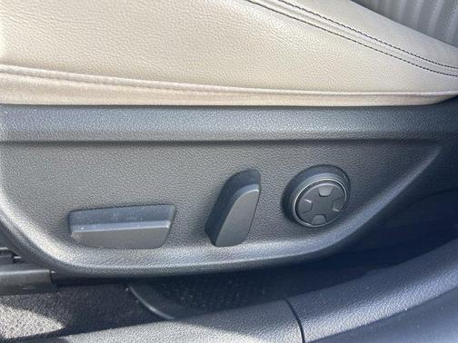 2021 Genesis G70 2.0T RWD