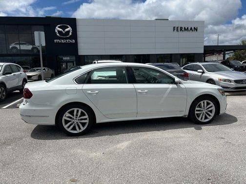 2018 Volkswagen Passat 2.0T SEL Premium
