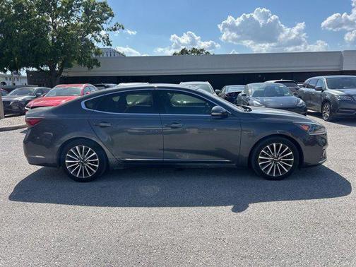 2017 Kia Cadenza Premium