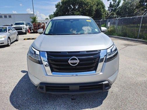 2022 Nissan Pathfinder S 2WD