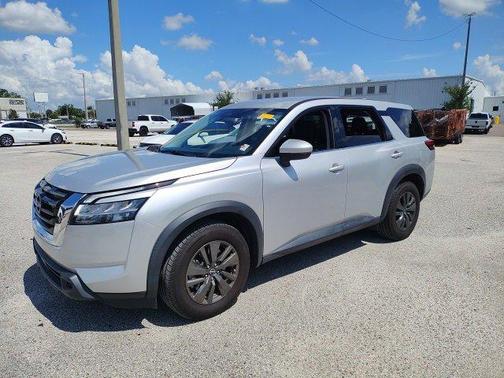 2022 Nissan Pathfinder S 2WD
