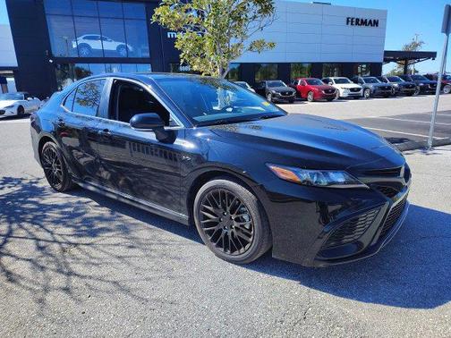 2022 Toyota Camry SE