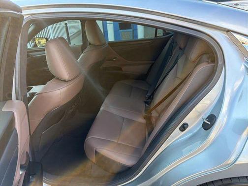 2024 Lexus ES 350 Base