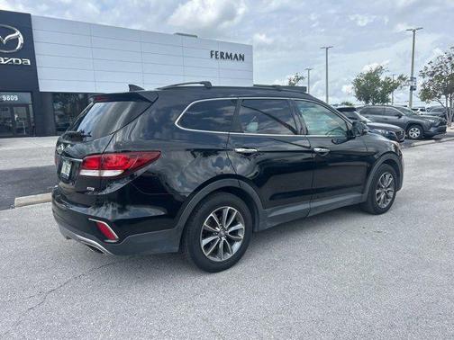 2017 Hyundai SANTA FE SE