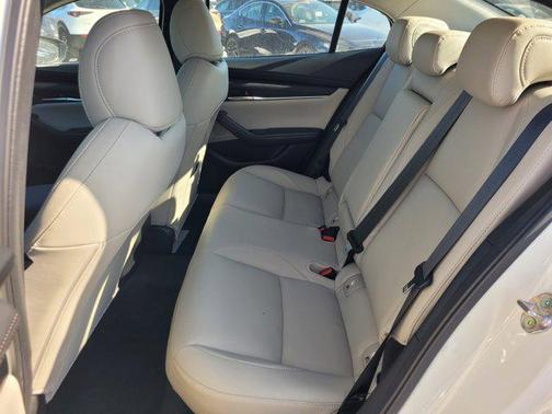 2025 Mazda Mazda3 FWD w/Preferred Package