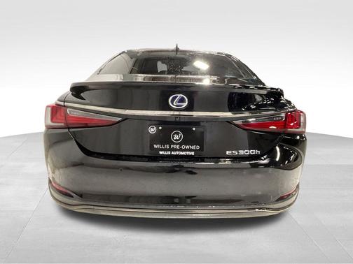 2022 Lexus ES 300h F SPORT