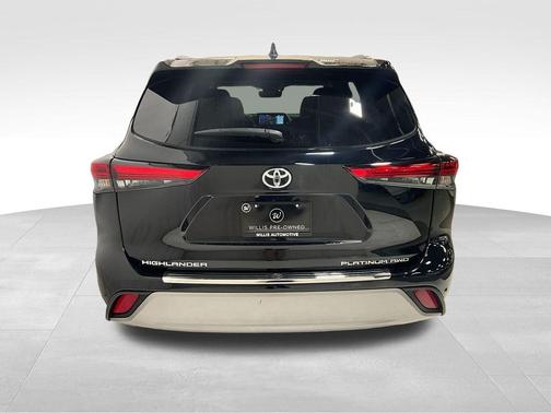 2022 Toyota Highlander Platinum