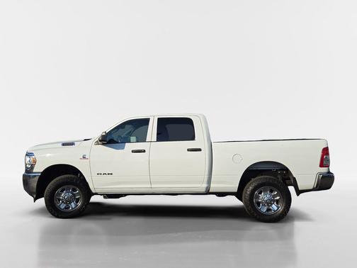 2022 RAM 2500 Tradesman Crew Cab 4x4 6'4' Box