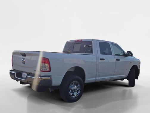 2022 RAM 2500 Tradesman Crew Cab 4x4 6'4' Box