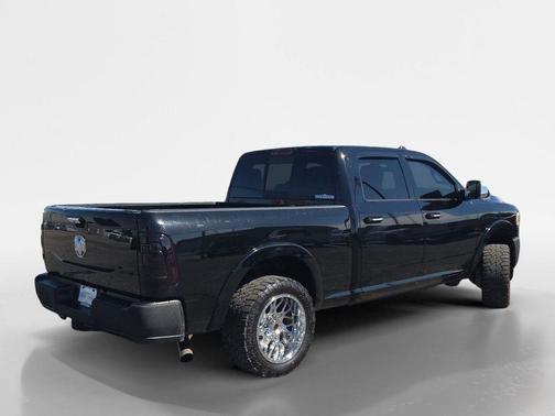 Diamond Black Crystal Pearlcoat 2019 RAM 2500 Laramie Crew Cab 4x4 6'4' Box
