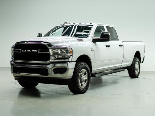 2023 RAM 2500 Tradesman Crew Cab 4x4 8' Box