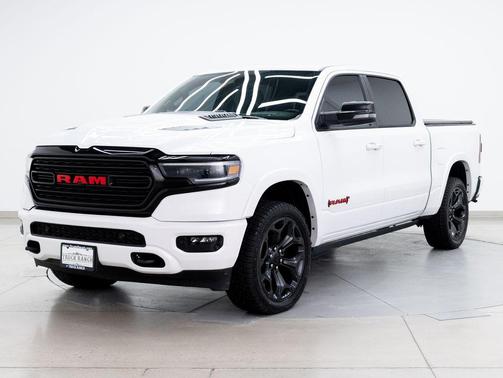 Ivory White Tri-Coat Pearlcoat 2023 RAM 1500 Limited