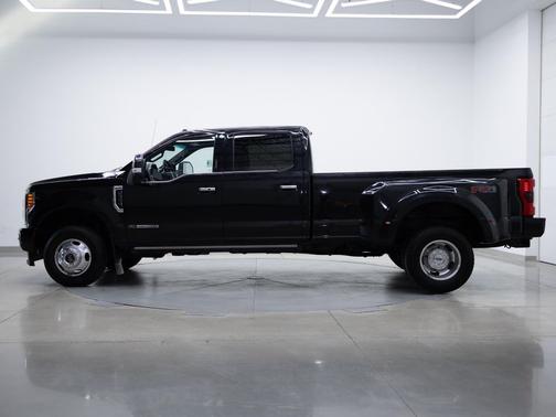 Shadow Black 2018 Ford F-350 Platinum