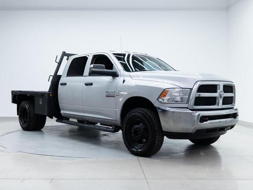 2018 RAM 3500 Tradesman Crew Cab 4x4 8' Box