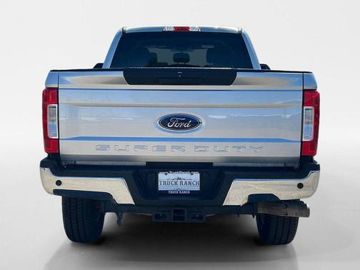 Magnetic Metallic 2018 Ford F-350 XLT