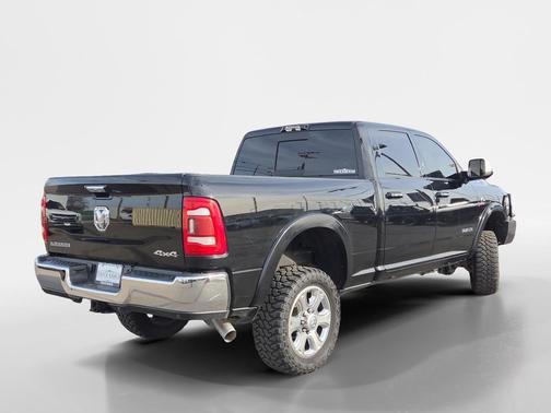 2022 RAM 2500 Laramie Crew Cab 4x4 6'4' Box