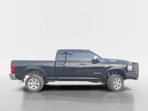 2022 RAM 2500 Laramie Crew Cab 4x4 6'4' Box
