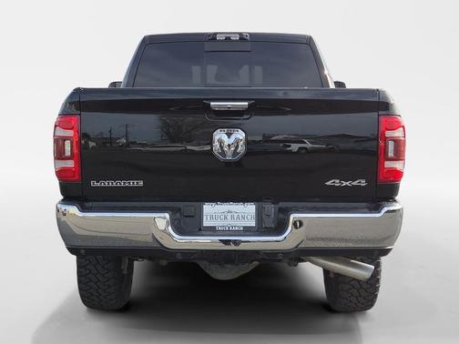 2022 RAM 2500 Laramie Crew Cab 4x4 6'4' Box