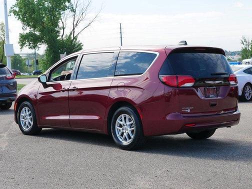 2023 Chrysler Voyager LX
