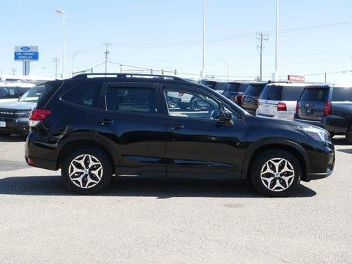 Crystal Black Silica 2020 Subaru Forester Premium