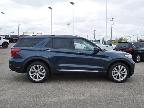 Blue Metallic 2023 Ford Explorer Platinum