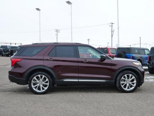 2022 Ford Explorer Platinum