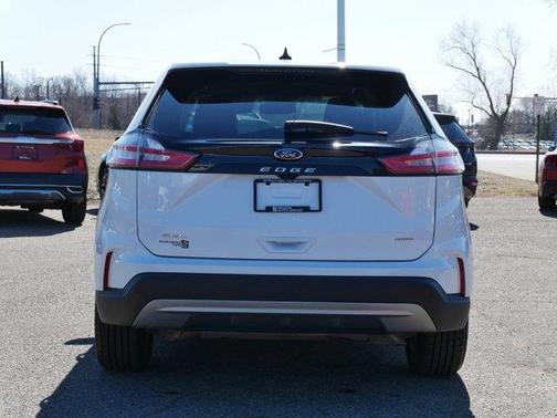 2022 Ford Edge Sport