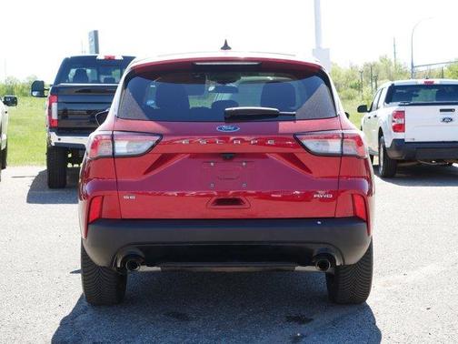 Rapid Red Metallic Tinted Clearcoat 2022 Ford Escape SE