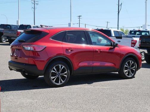 Rapid Red Metallic Tinted Clearcoat 2022 Ford Escape SE