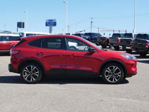 Rapid Red Metallic Tinted Clearcoat 2022 Ford Escape SE