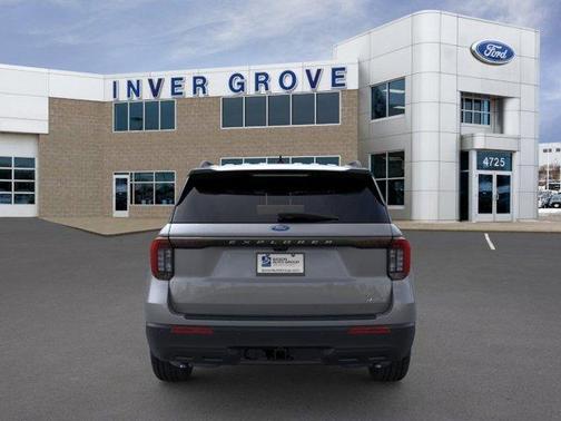 Carbonized Gray Metallic 2026 Ford Explorer Active