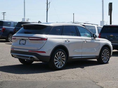 Ceramic Pearl Metallic 2023 Lincoln Corsair Reserve