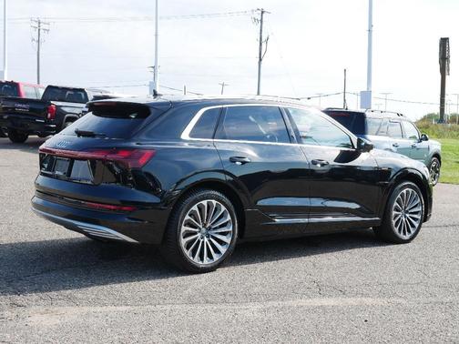 2019 Audi e-tron Prestige