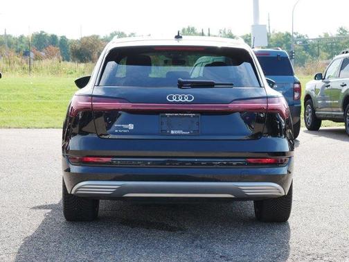 2019 Audi e-tron Prestige