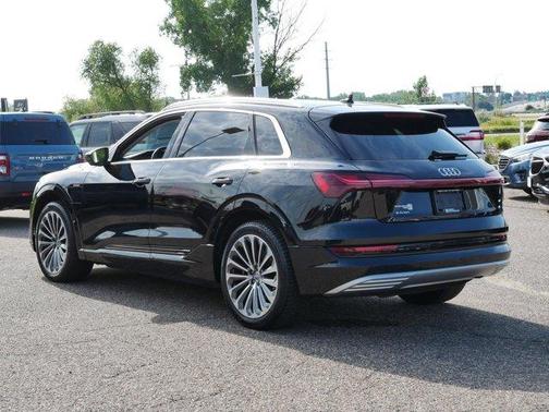 2019 Audi e-tron Prestige