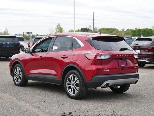 Rapid Red Metallic Tinted Clearcoat 2022 Ford Escape SEL