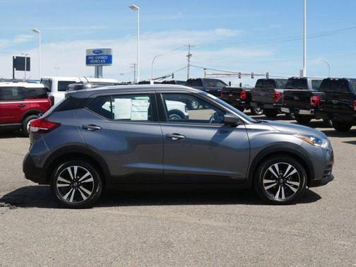 Gun Metallic 2019 Nissan Kicks SV