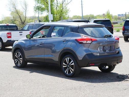Gun Metallic 2019 Nissan Kicks SV