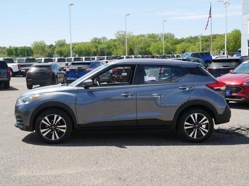 Gun Metallic 2019 Nissan Kicks SV