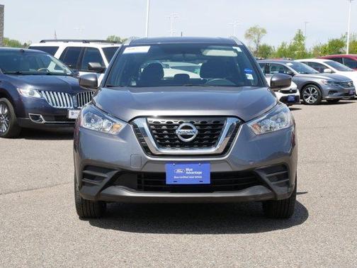Gun Metallic 2019 Nissan Kicks SV