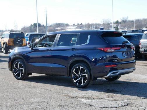 2024 Mitsubishi Outlander SE